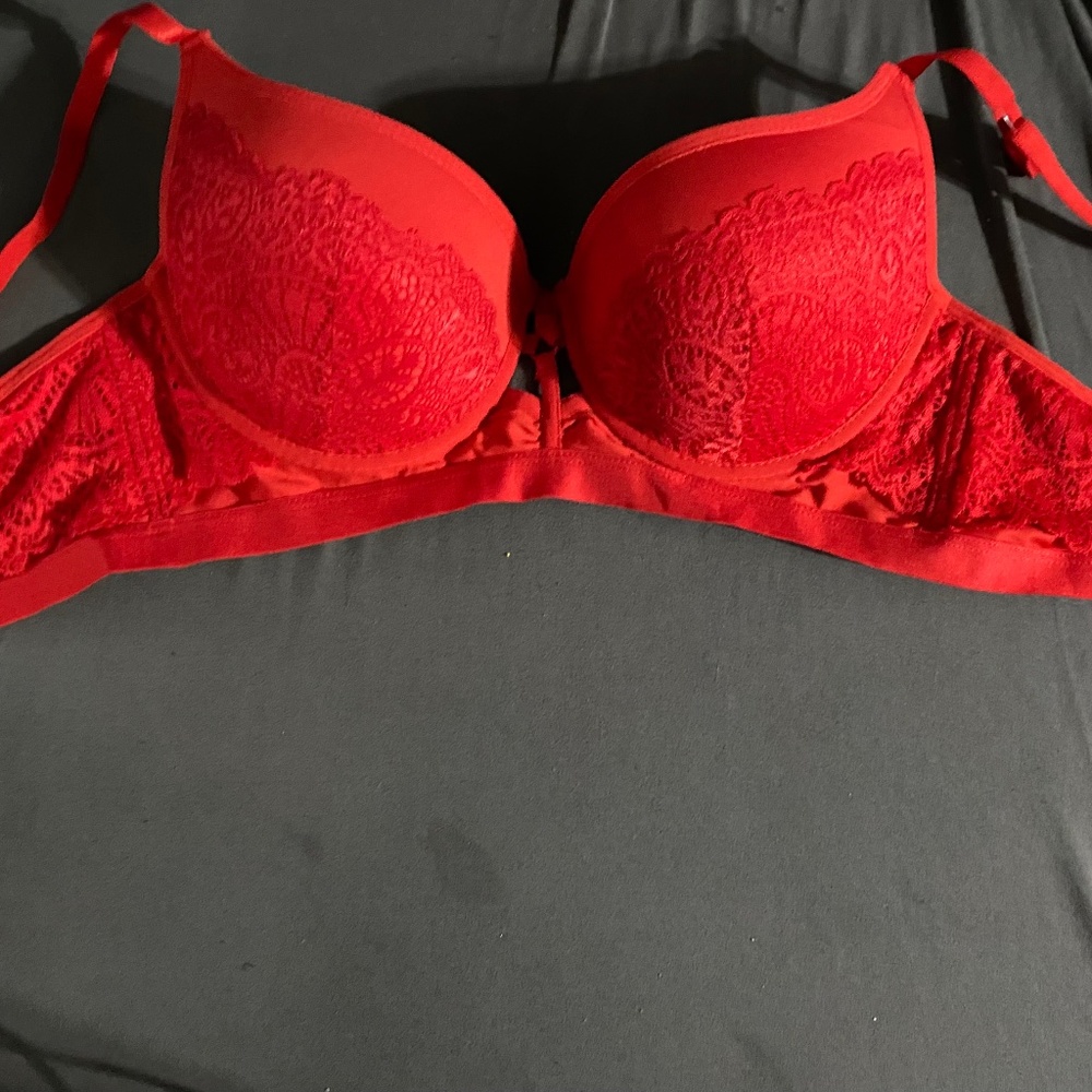 Red lace push up bra